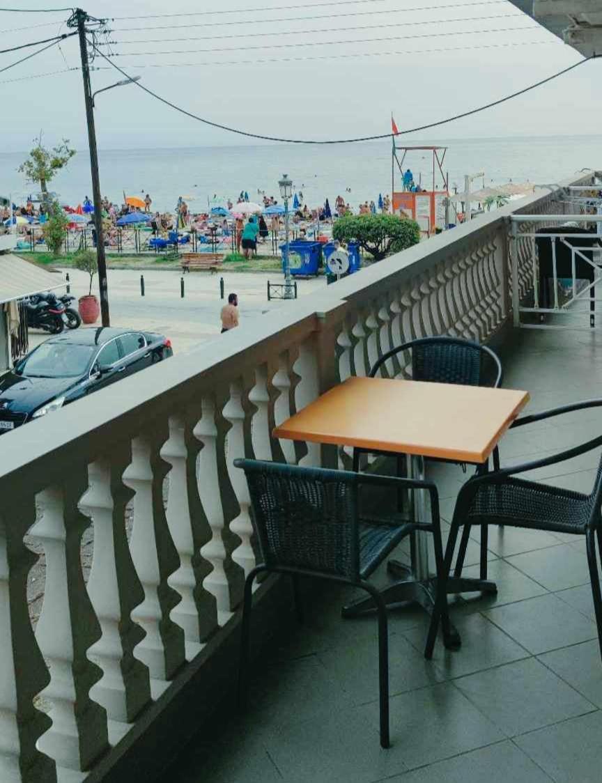 Iliana Hotel Paralia 外观 照片